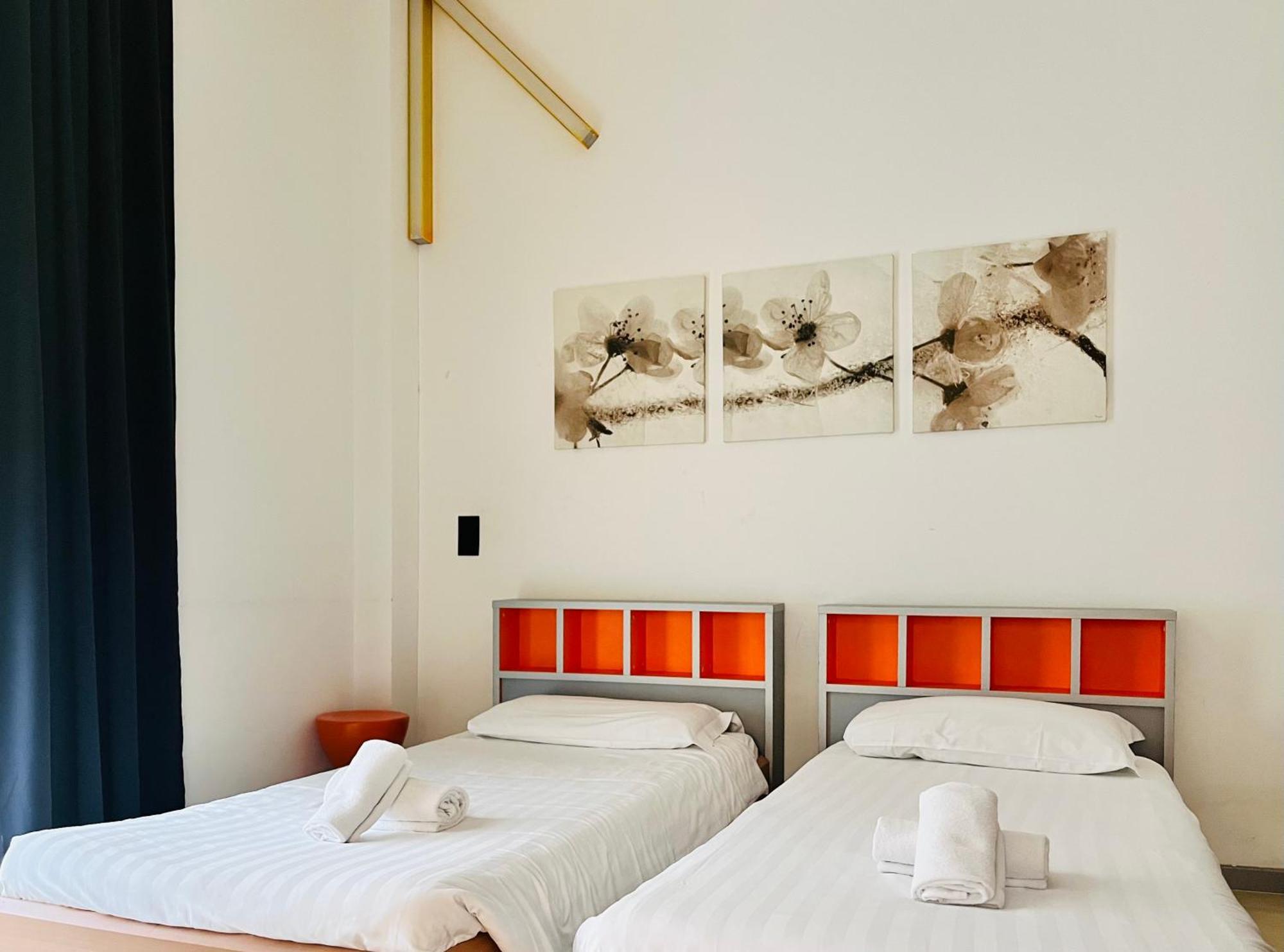 Guesthouse University By Lr - Self Check In Лугано Екстериор снимка
