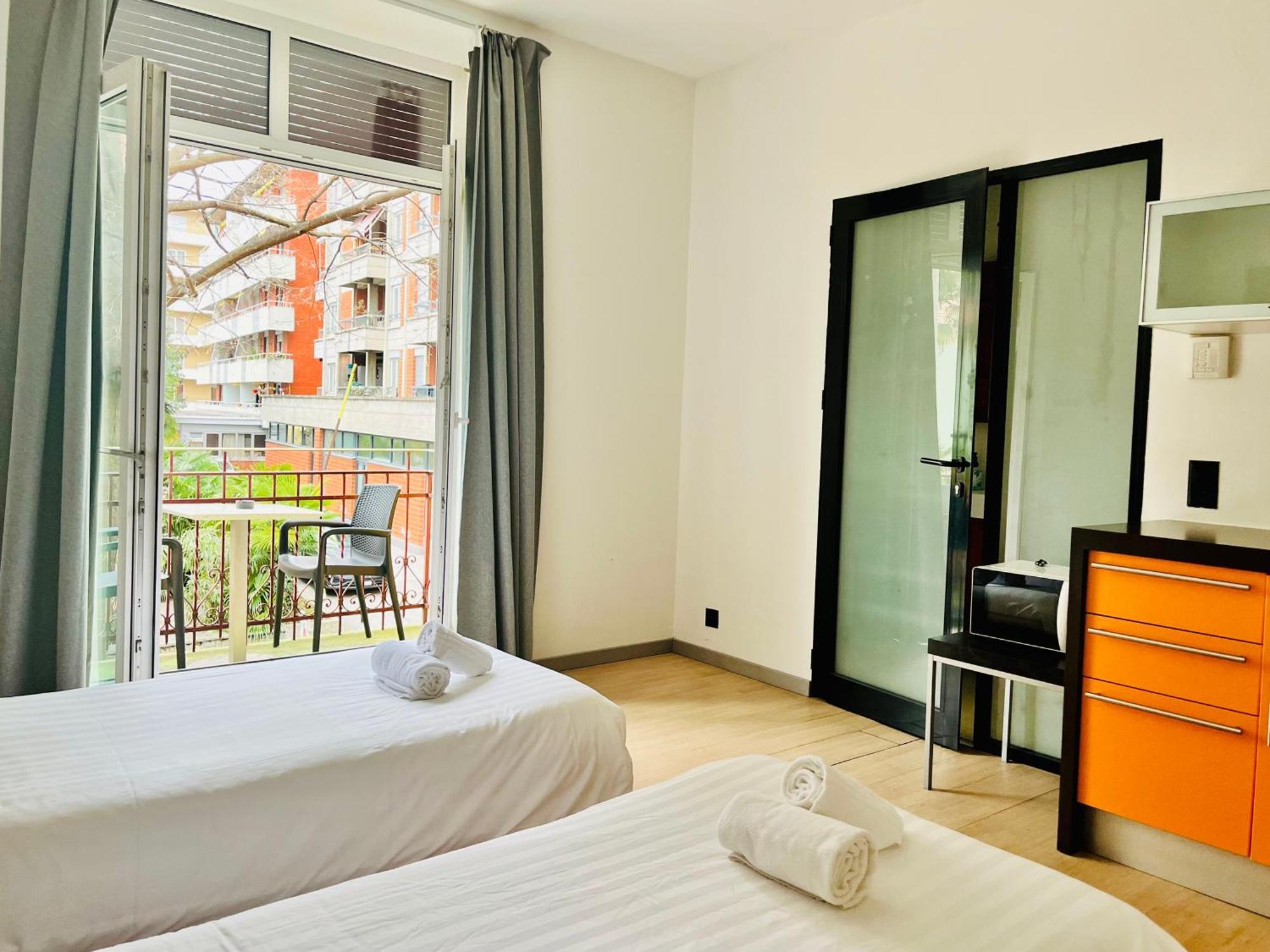 Guesthouse University By Lr - Self Check In Лугано Екстериор снимка