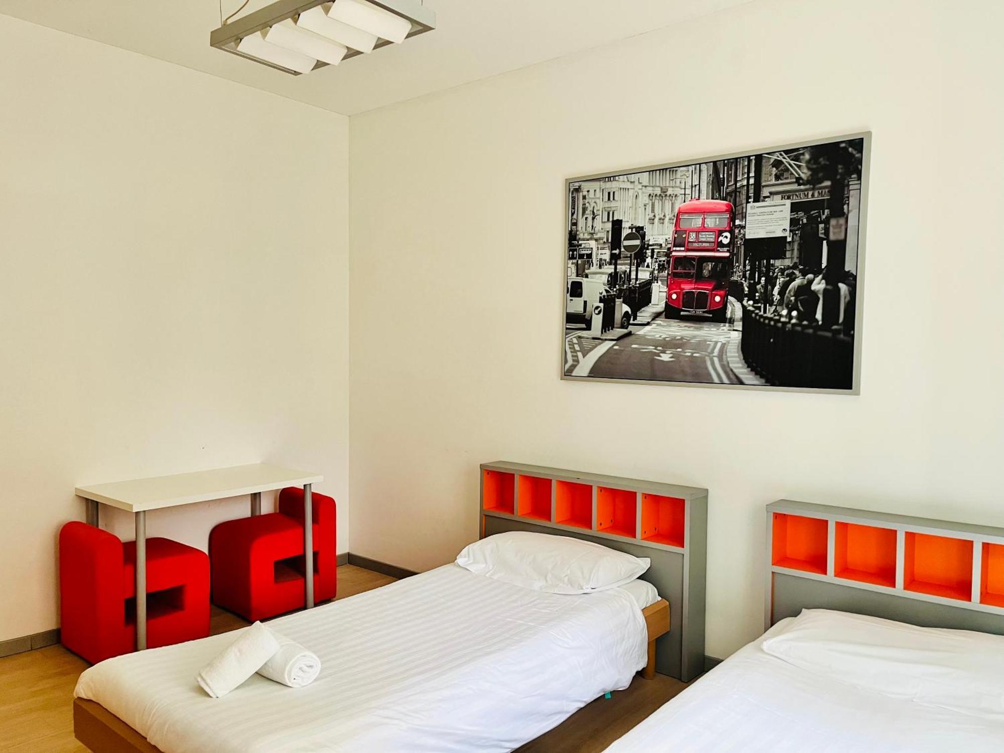 Guesthouse University By Lr - Self Check In Лугано Екстериор снимка