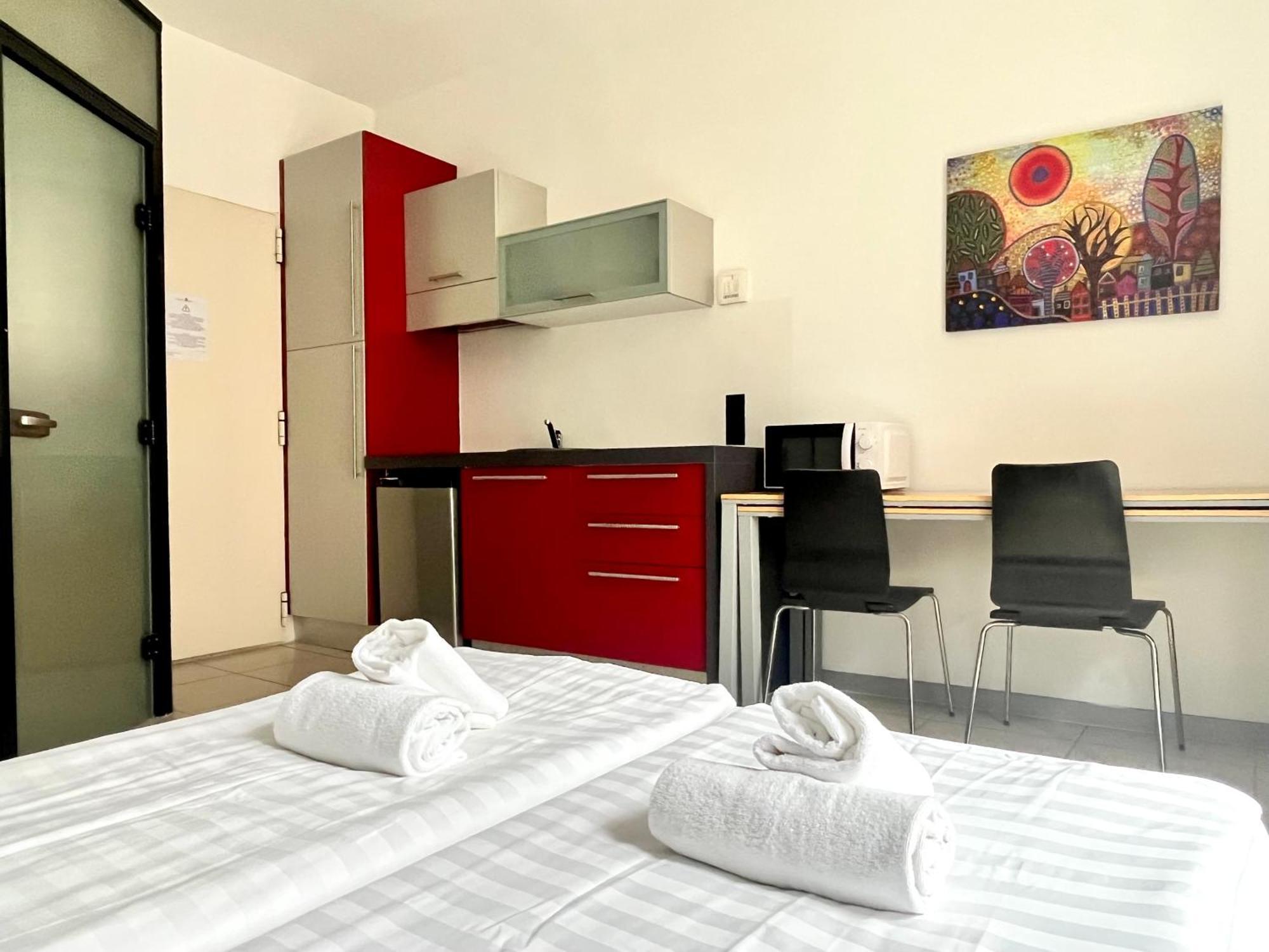 Guesthouse University By Lr - Self Check In Лугано Екстериор снимка