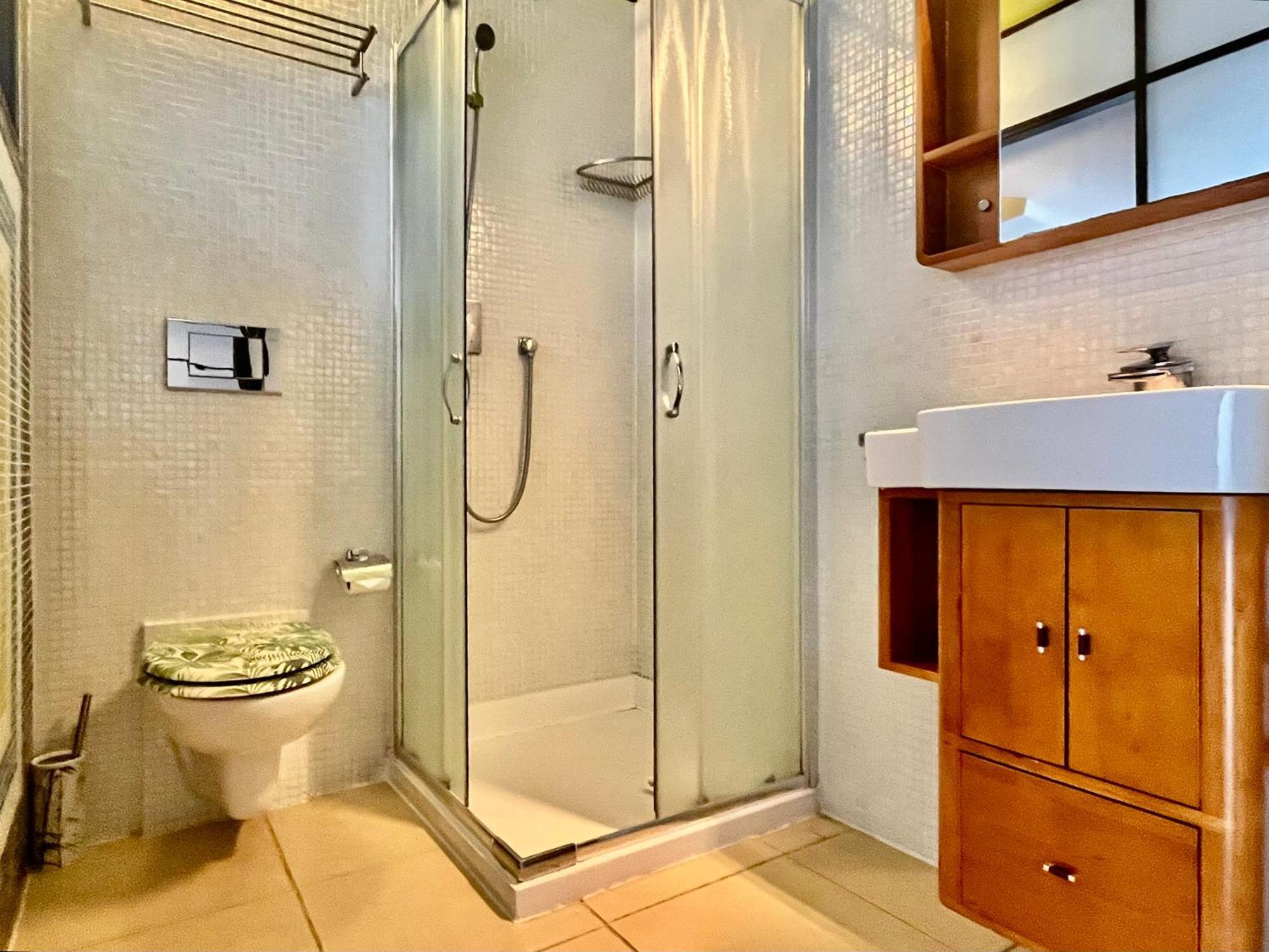 Guesthouse University By Lr - Self Check In Лугано Екстериор снимка