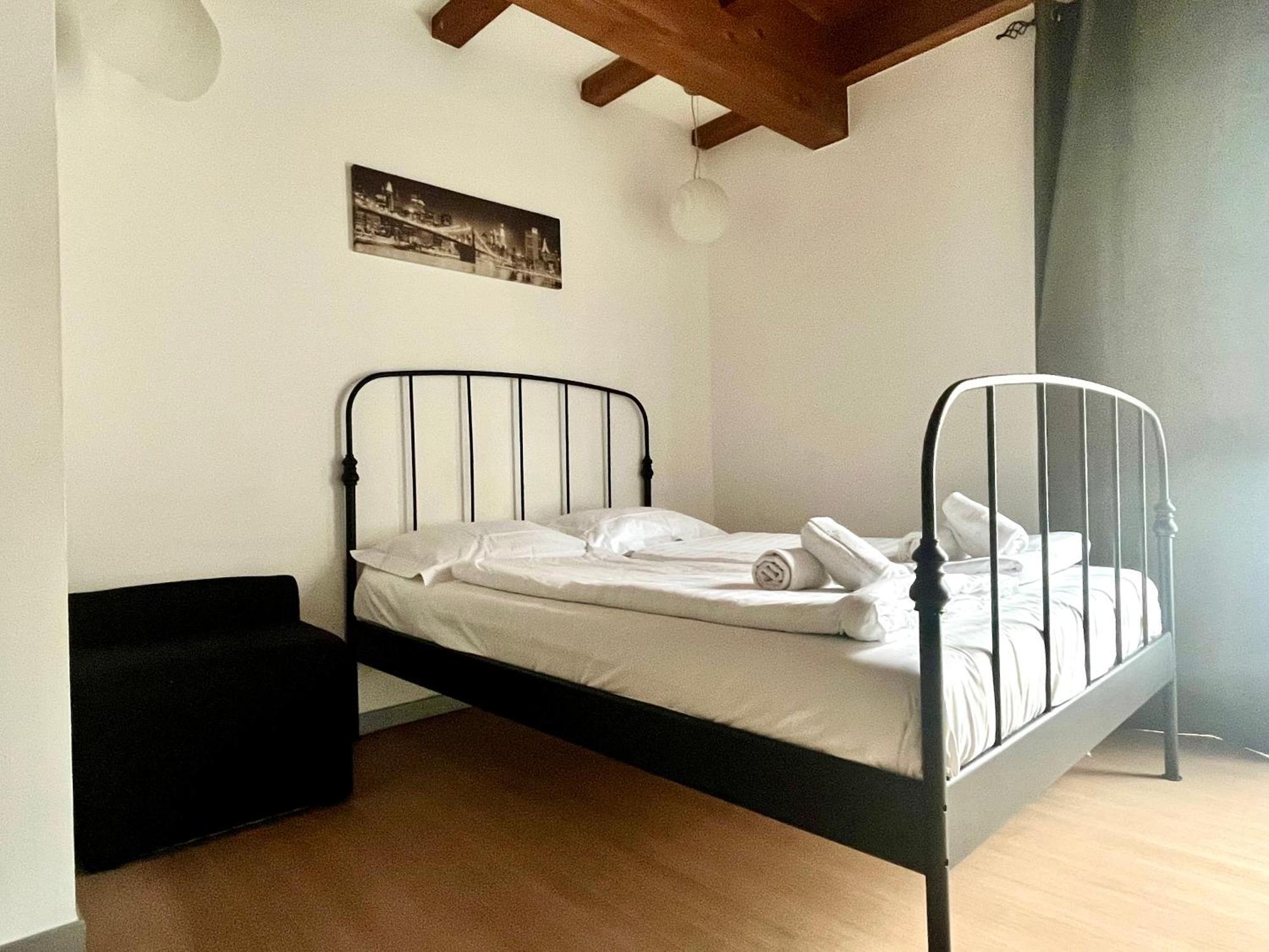 Guesthouse University By Lr - Self Check In Лугано Екстериор снимка