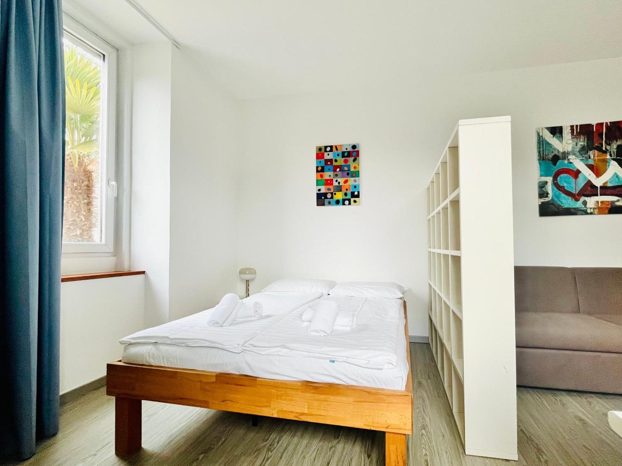 Guesthouse University By Lr - Self Check In Лугано Екстериор снимка