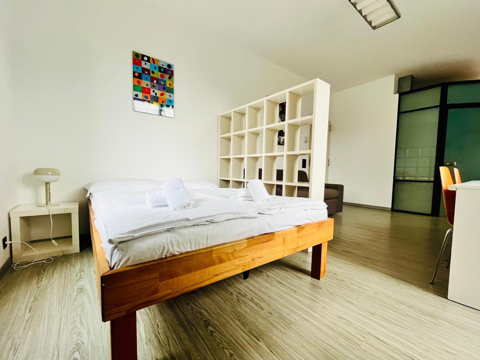 Guesthouse University By Lr - Self Check In Лугано Екстериор снимка