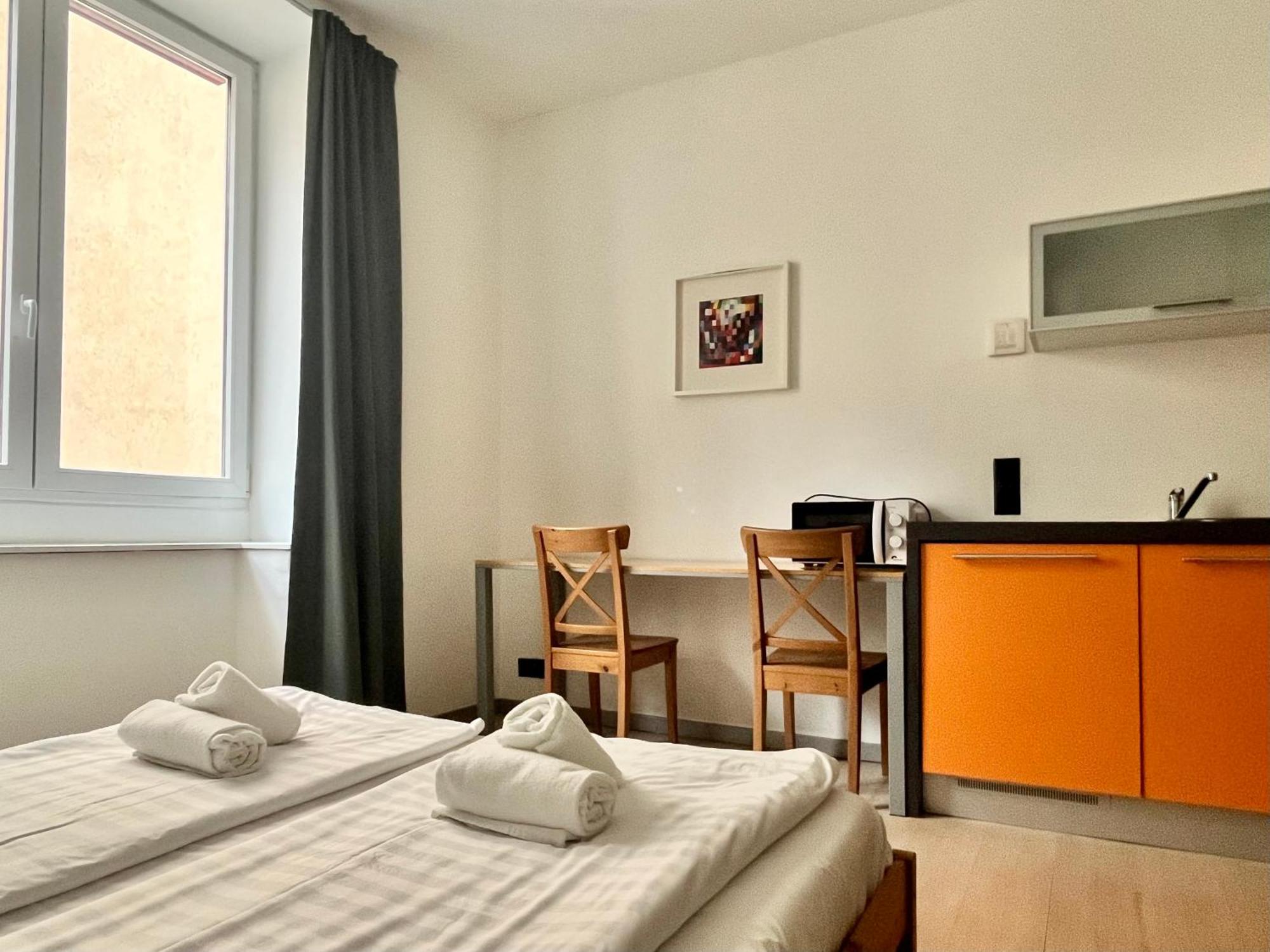 Guesthouse University By Lr - Self Check In Лугано Екстериор снимка