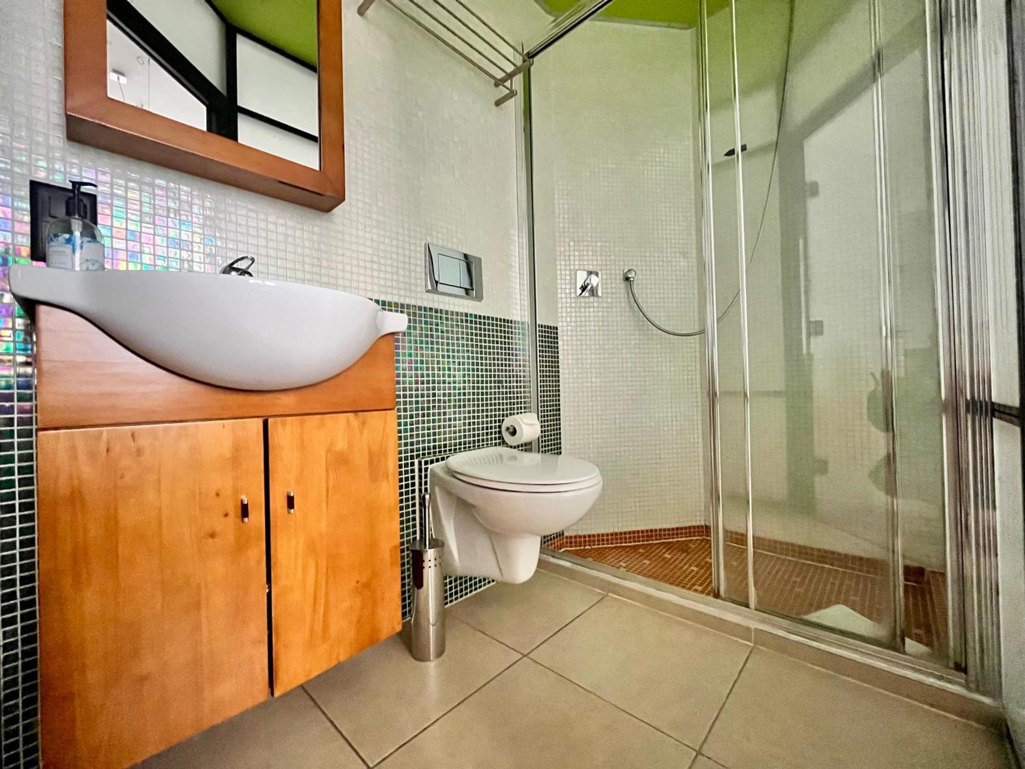 Guesthouse University By Lr - Self Check In Лугано Екстериор снимка